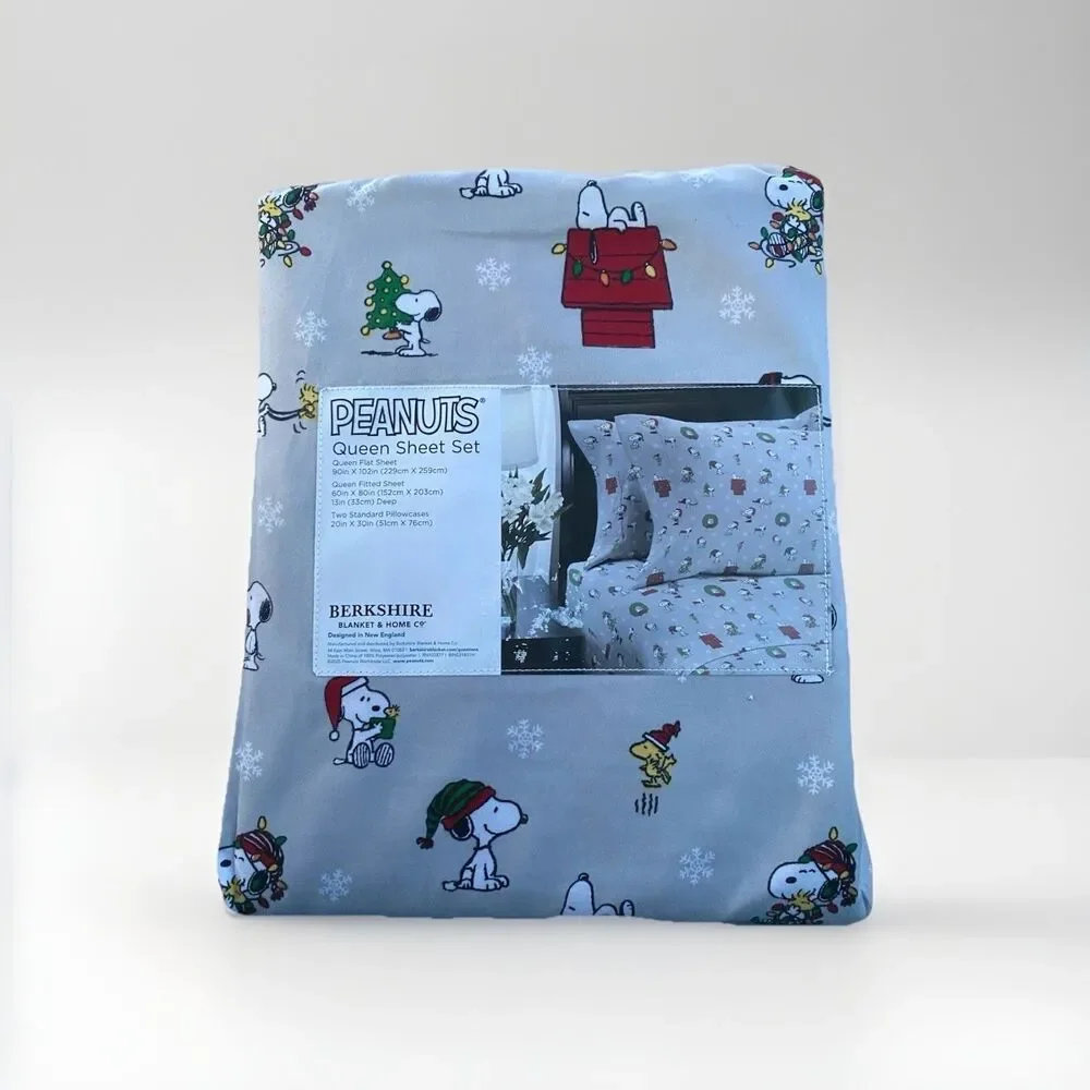 NWT PEANUTS Christmas Holiday Queen 4 Pc Sheet Set Snoopy Woodstock Snowflakes